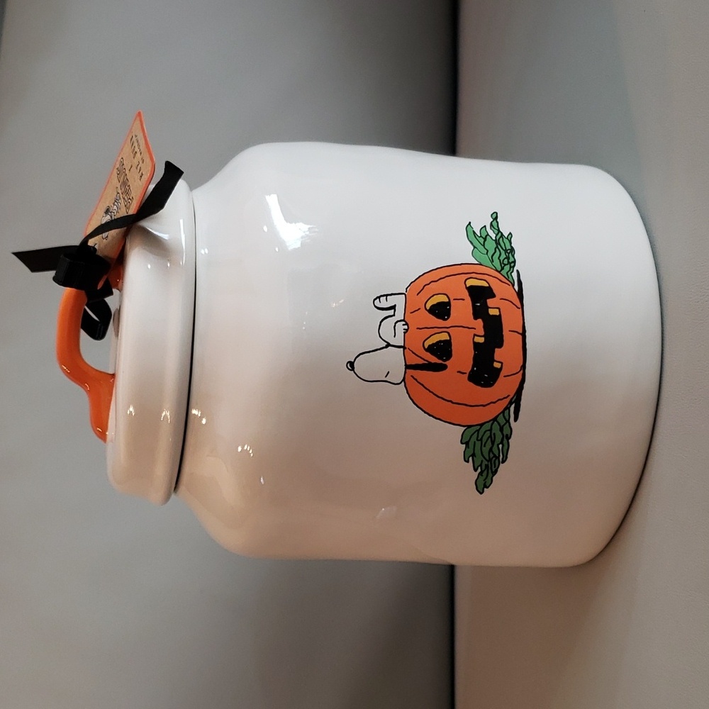 Rae Dunn Peanuts Halloween Snoopy on the Great Pumpkin Canister Jar NWT